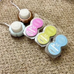 Scentsy pods and mini tan diffusers